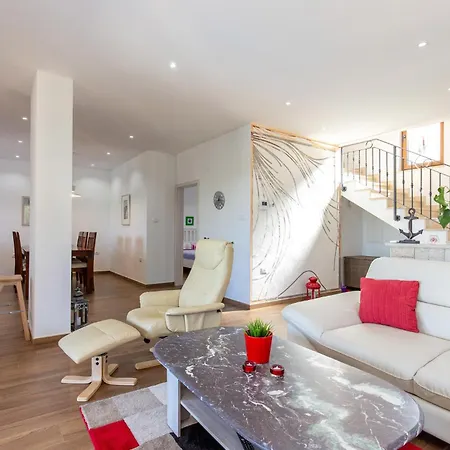 3 Bedroom Lovely In * Kostrena