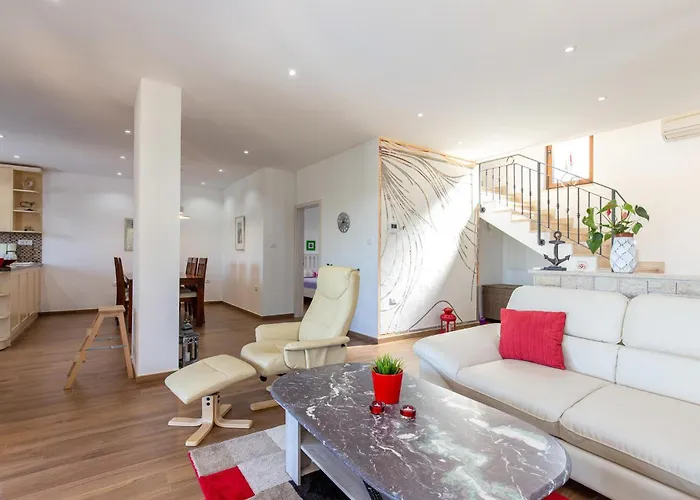 3 Bedroom Lovely In * Kostrena