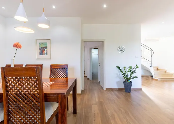 3 Bedroom Lovely In Semesterbostad *