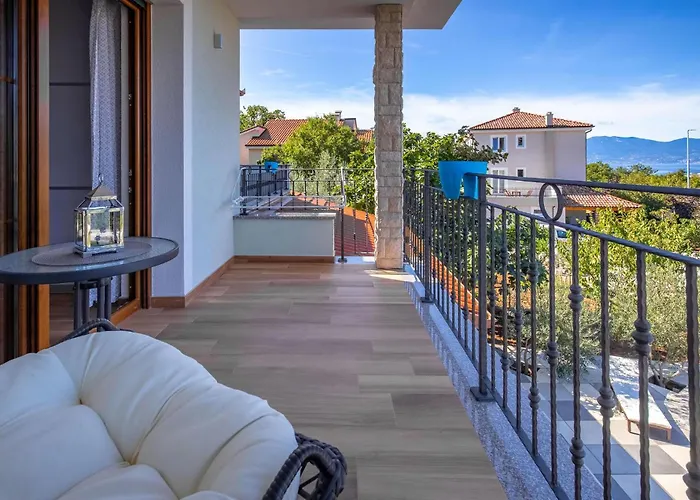 3 Bedroom Lovely In Kostrena