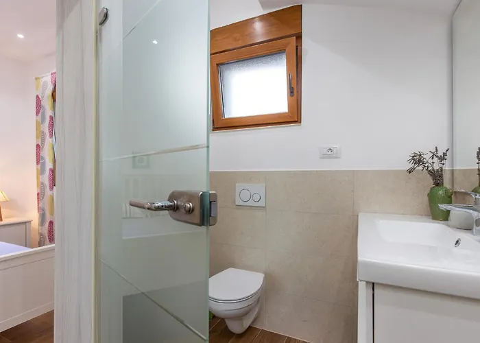 3 Bedroom Lovely In Semesterbostad *