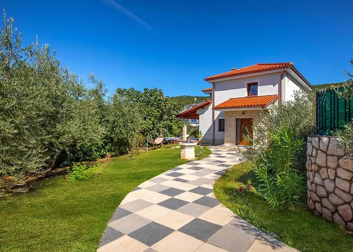 3 Bedroom Lovely In Semesterbostad *