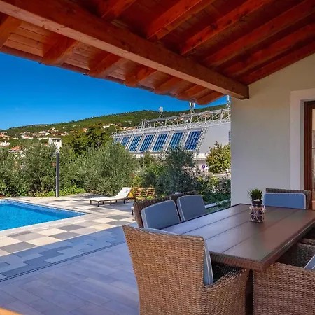 3 Bedroom Lovely In Prázdninový dům