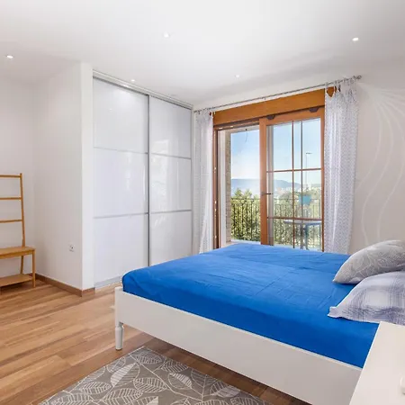 3 Bedroom Lovely In Prázdninový dům *