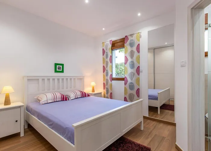 Сasa de vacaciones 3 Bedroom Lovely In Kostrena