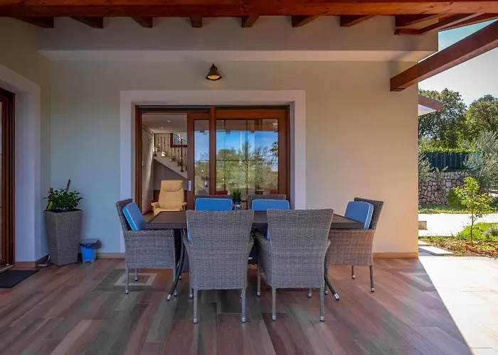 Сasa de vacaciones 3 Bedroom Lovely In *